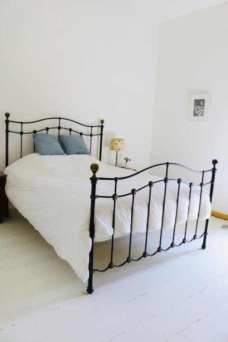 As Seen On A New Life In The Sun - Beautiful 3 Bedroom Cottage With Shared Pool Montboyer Extérieur photo