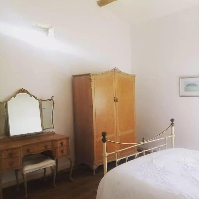 As Seen On A New Life In The Sun - Beautiful 3 Bedroom Cottage With Shared Pool Montboyer Extérieur photo